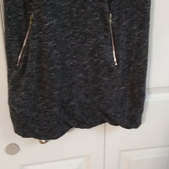 Lou & grey tunic top with pockets size xsm… - Picture 7 of 8